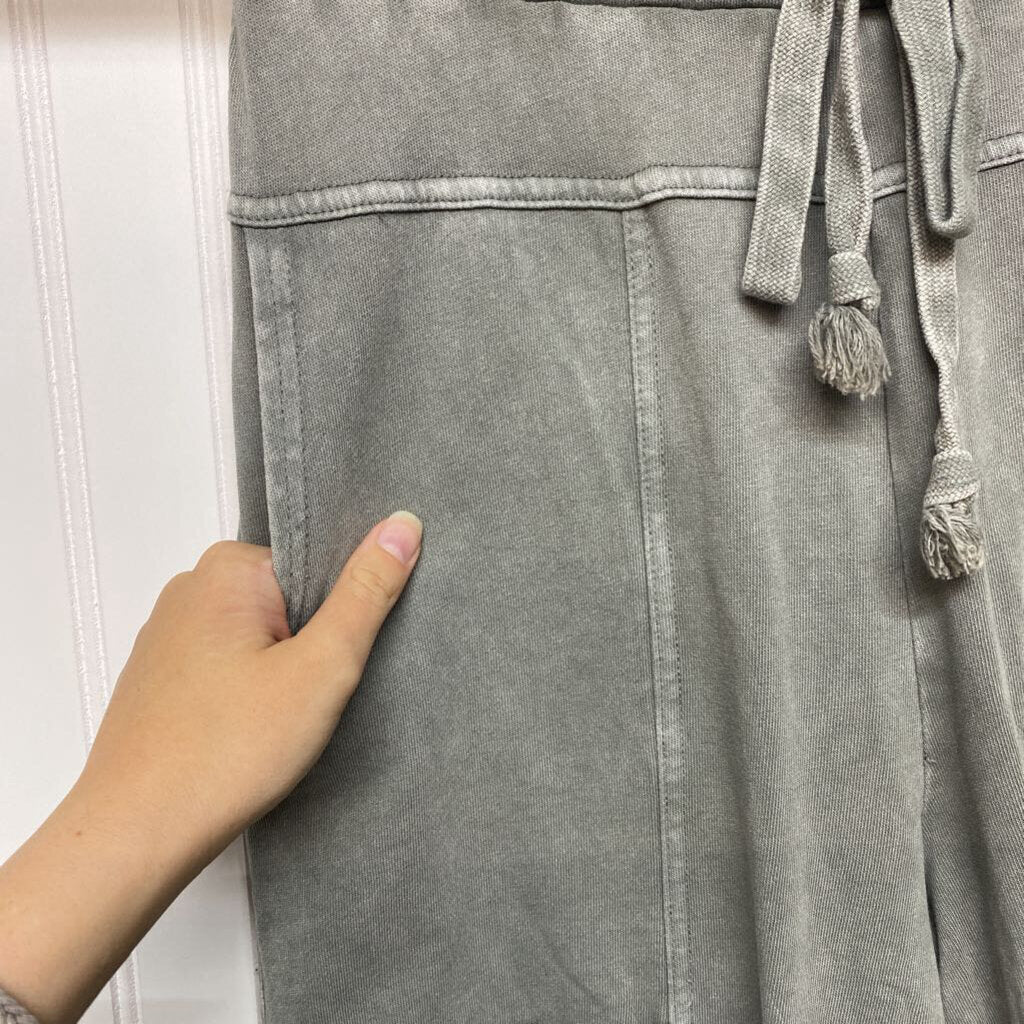 WIDE LEGGED PANTS