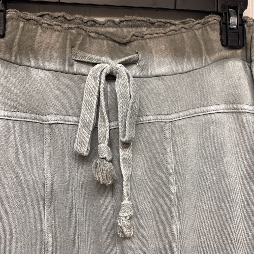 WIDE LEGGED PANTS