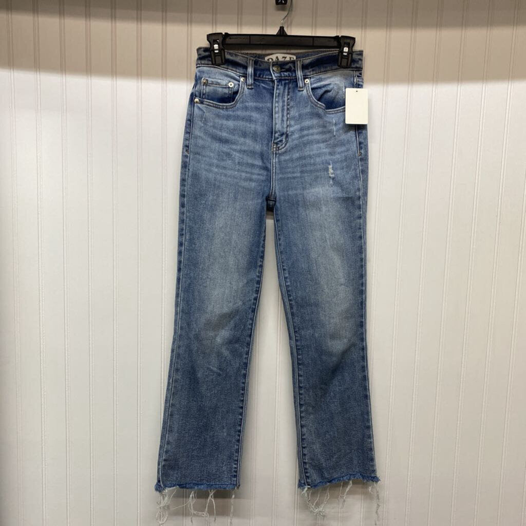 DISTRESSED SKINNY JEANS
