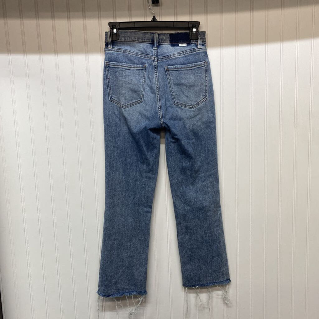 DISTRESSED SKINNY JEANS