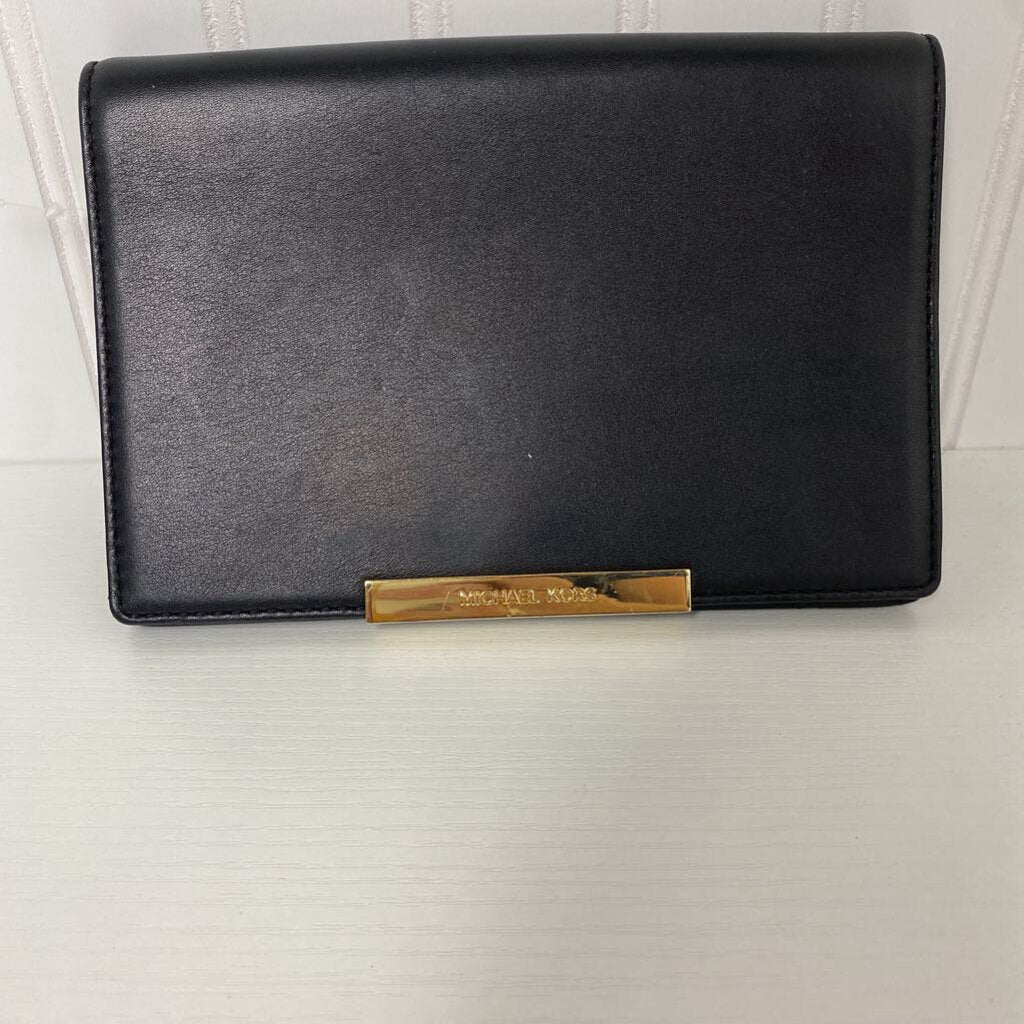 MICHAEL KORS FLAT CROSSBODY BAG