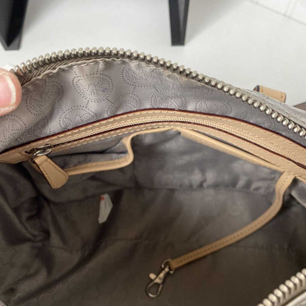 MICHAEL KORS BARREL TOTE BAG