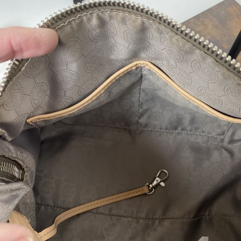 MICHAEL KORS BARREL TOTE BAG