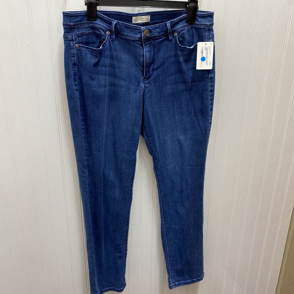 SLIM LEGGED JEANS