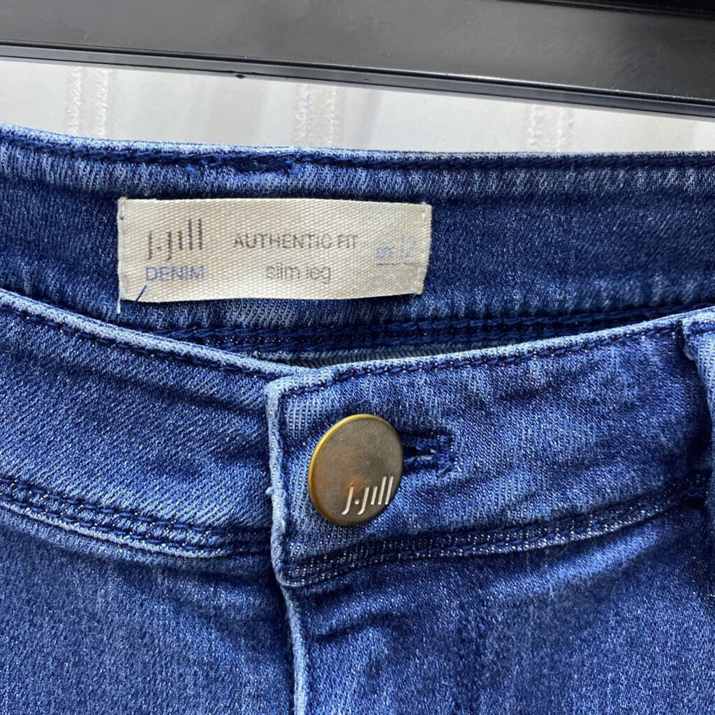 SLIM LEGGED JEANS