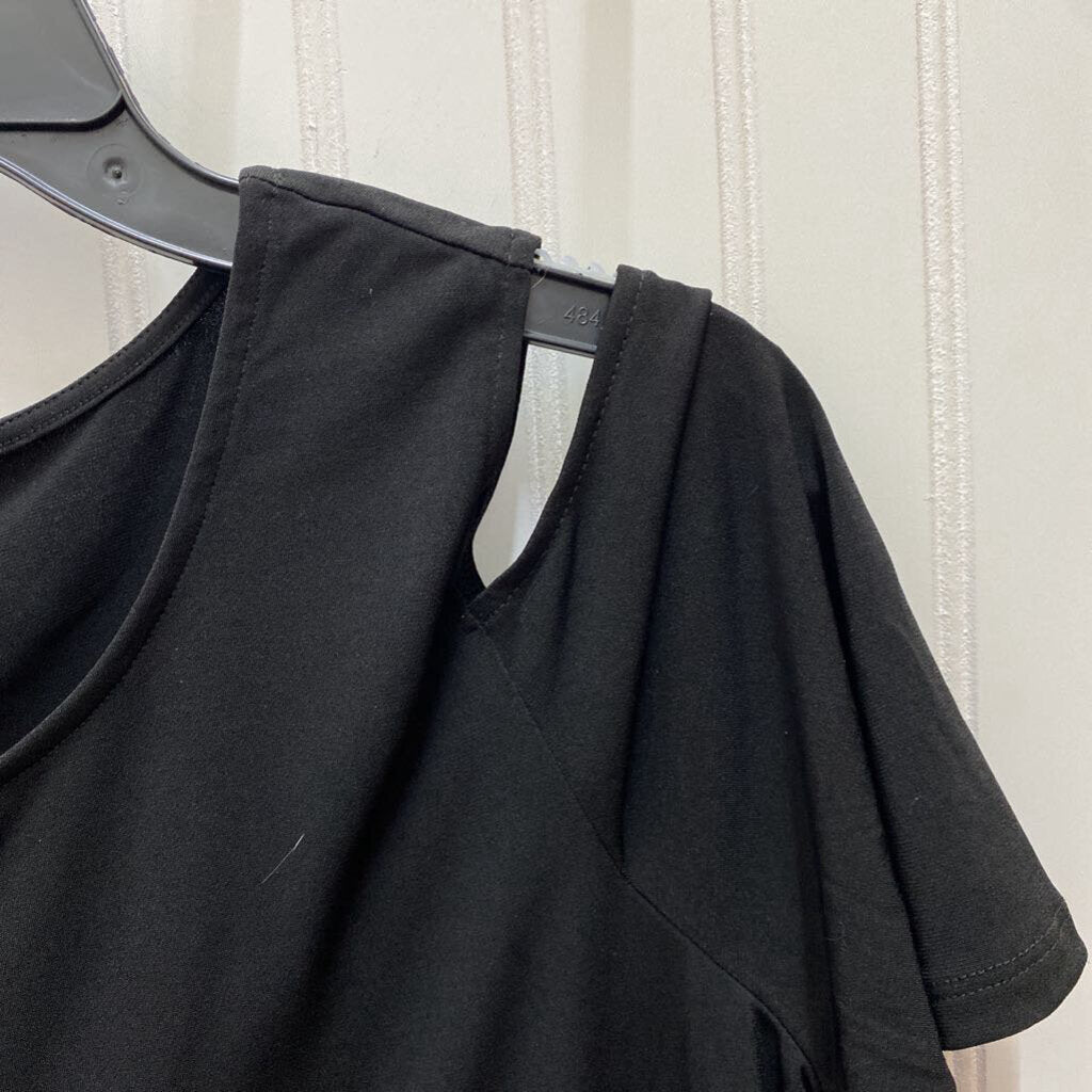 SHORT SLEEVED DRESS
