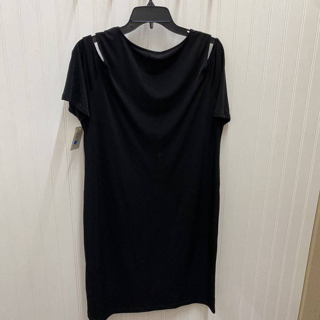SHORT SLEEVED DRESS
