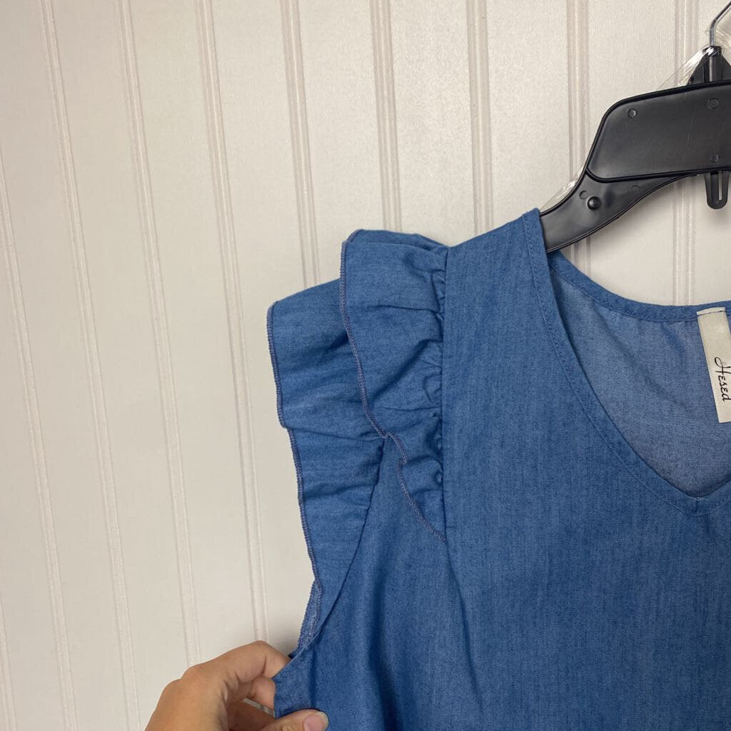 RUFFLED SLEEVLESS TOP