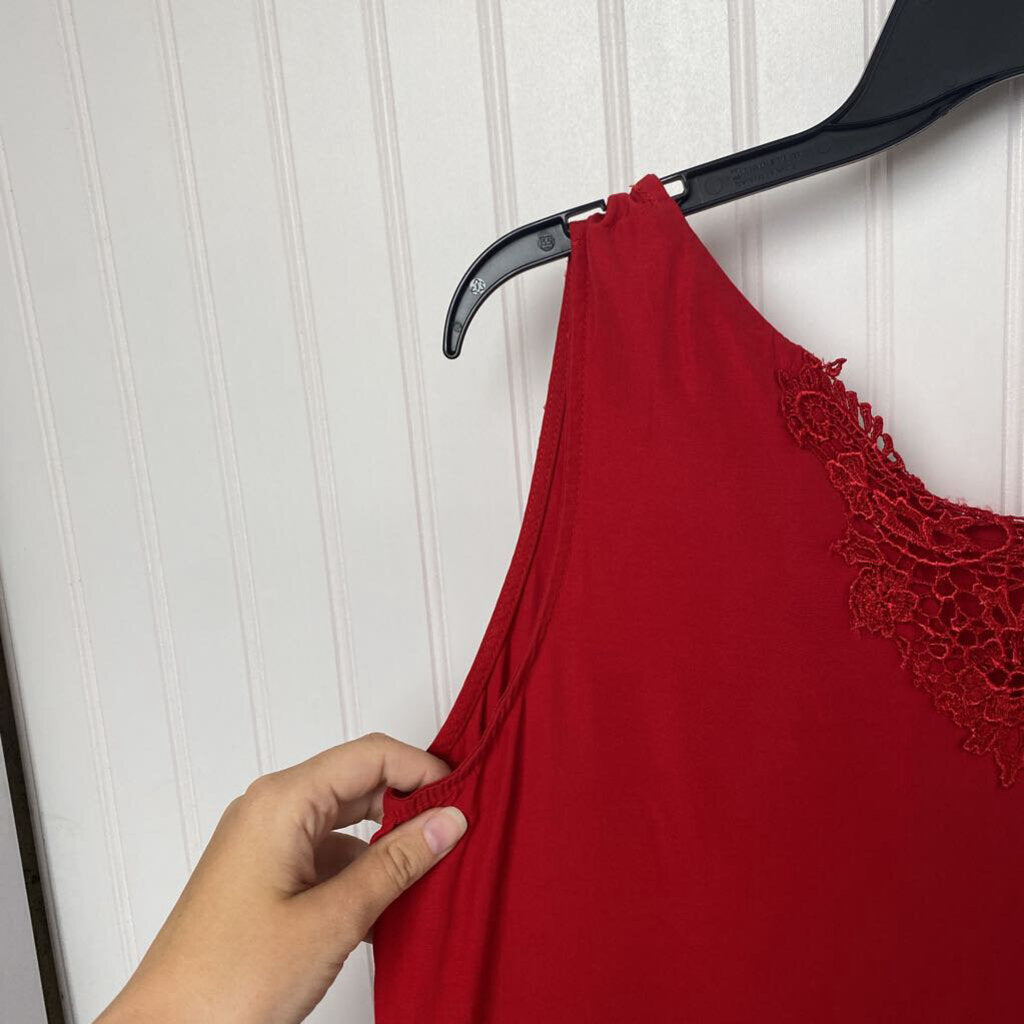 SLEEVLESS W/ LACE TOP