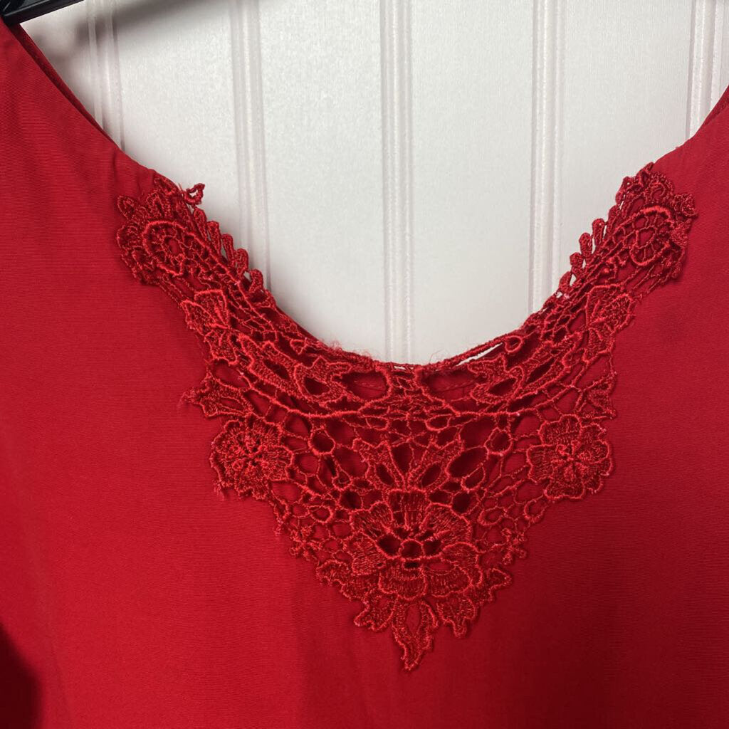 SLEEVLESS W/ LACE TOP