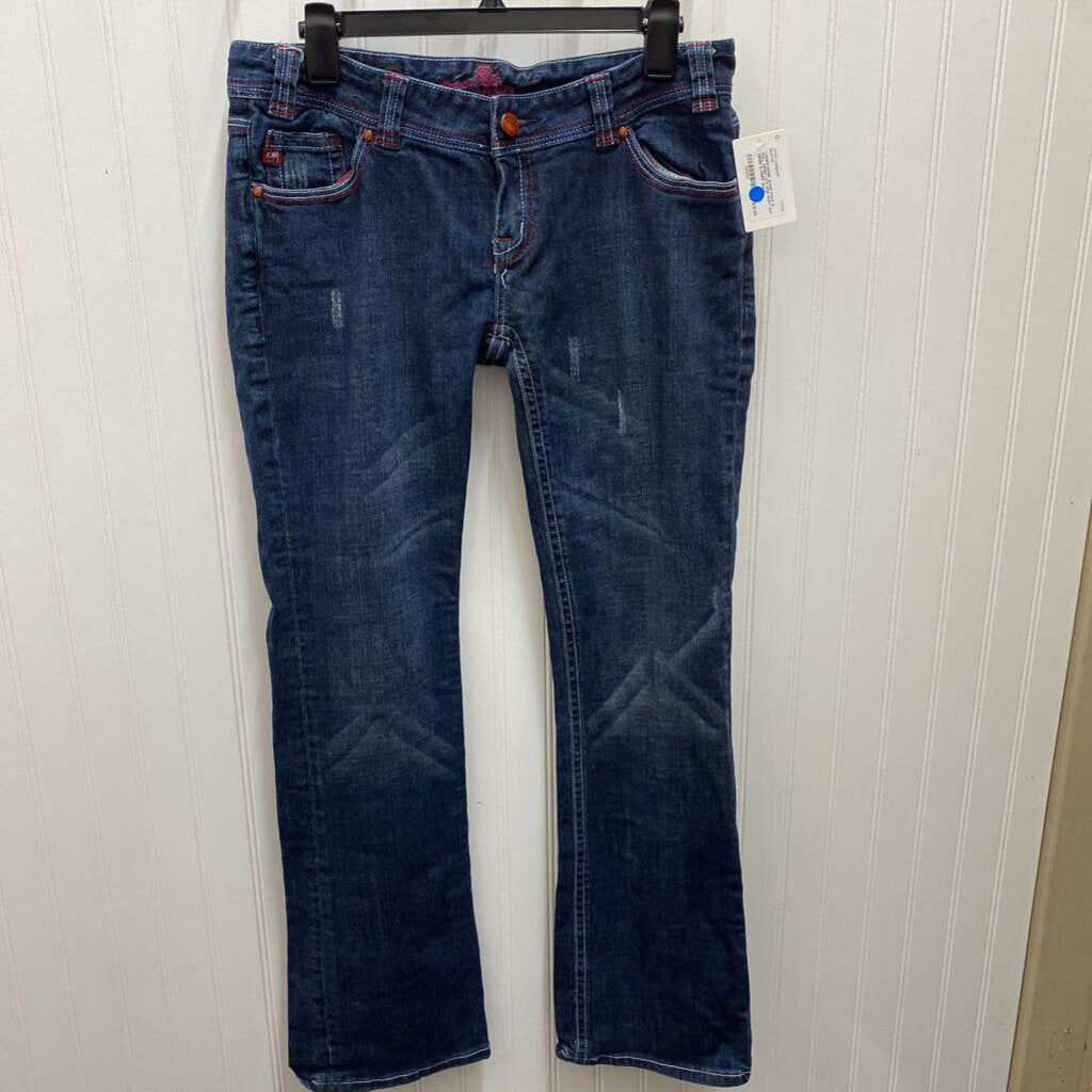 LOW RISE BOOT CUT