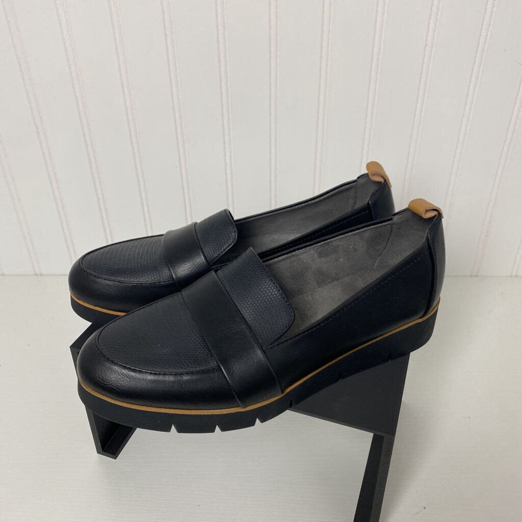 BLACK LOAFERS