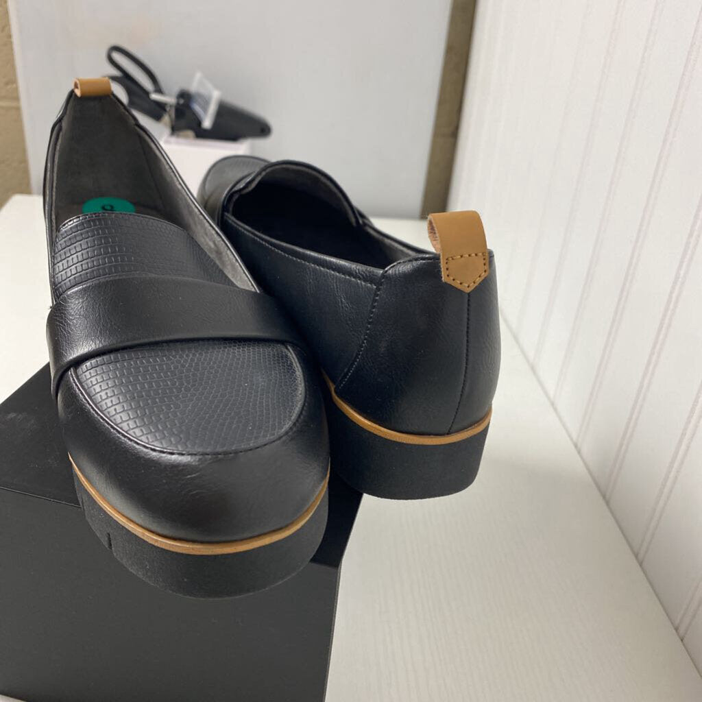 BLACK LOAFERS