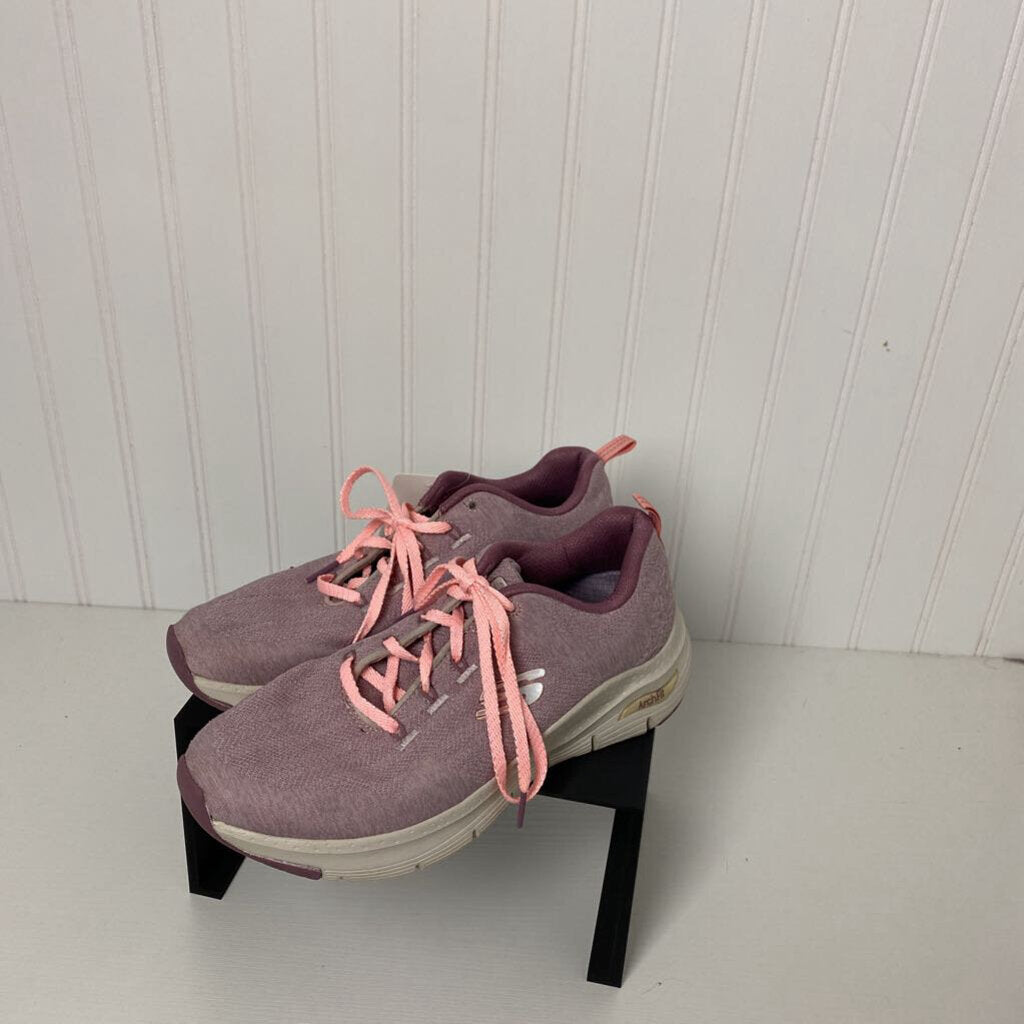 LADIES TENNIS SHOES