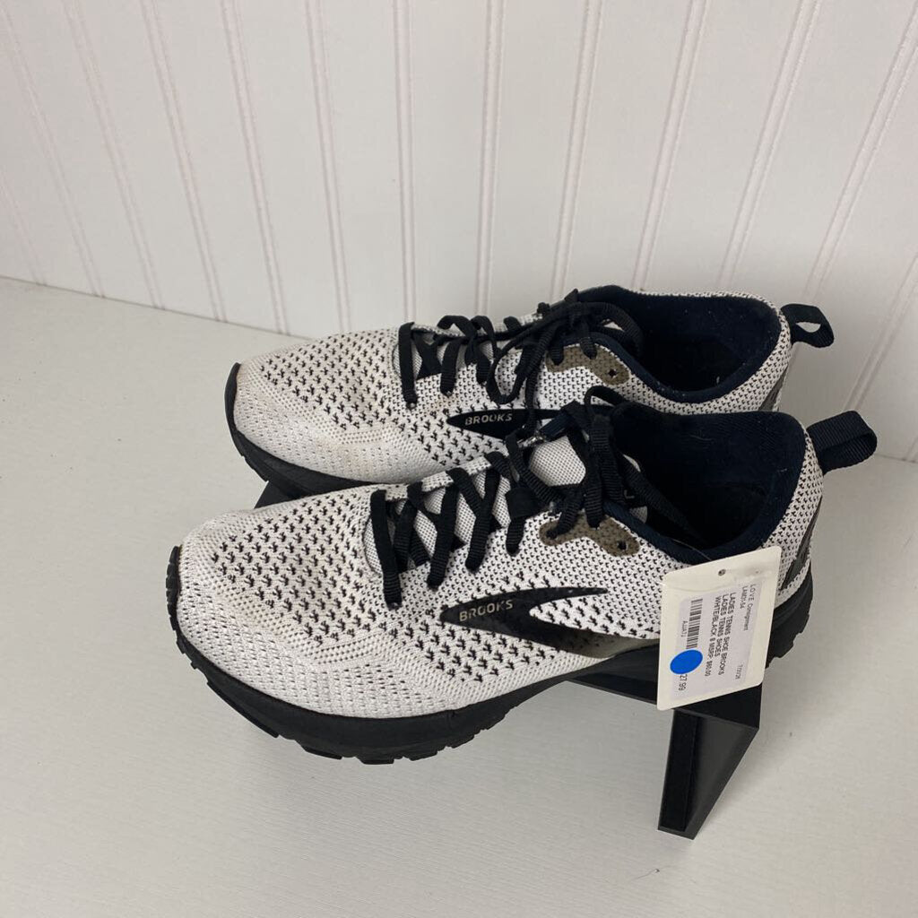 LADIES TENNIS SHOES