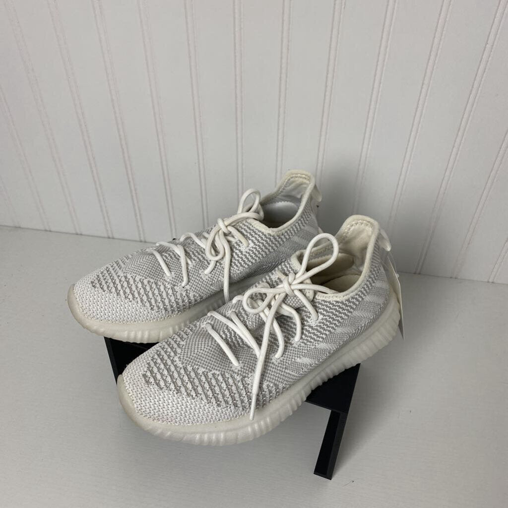 LADIES TENNIS SHOES