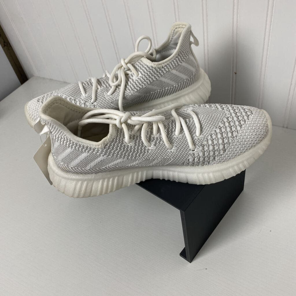 LADIES TENNIS SHOES