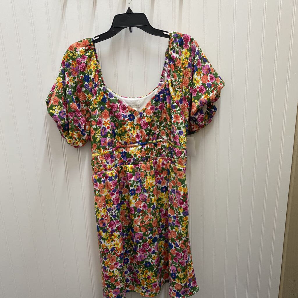 SHORT SLEEVED FLORAL DRESS