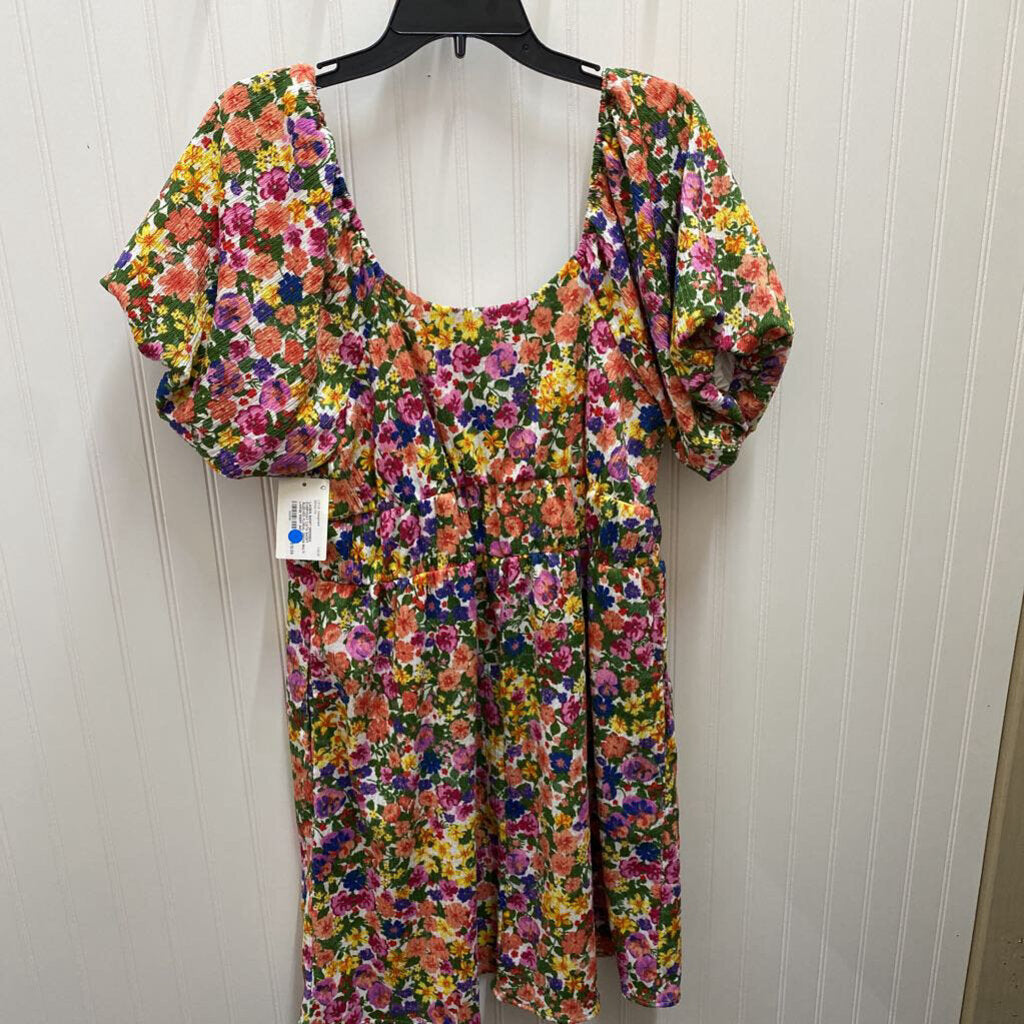 SHORT SLEEVED FLORAL DRESS