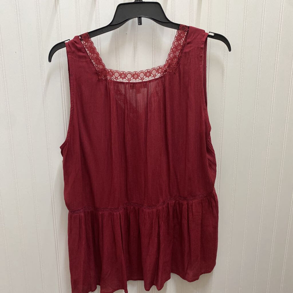 V NECK WITH LACE SLEEVLESS