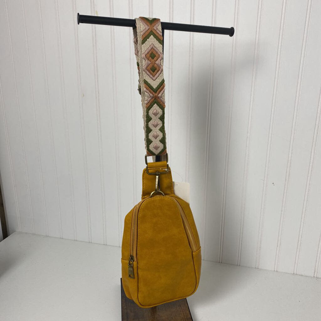 CROSS BODY PURSE