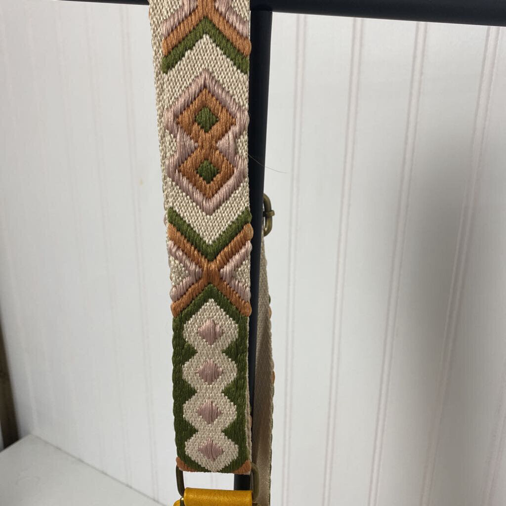 CROSS BODY PURSE