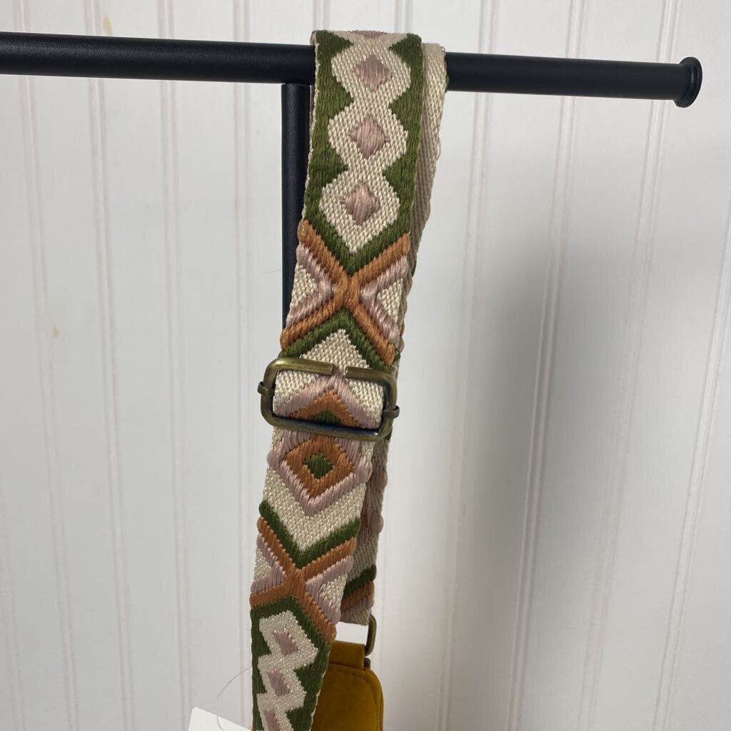 CROSS BODY PURSE