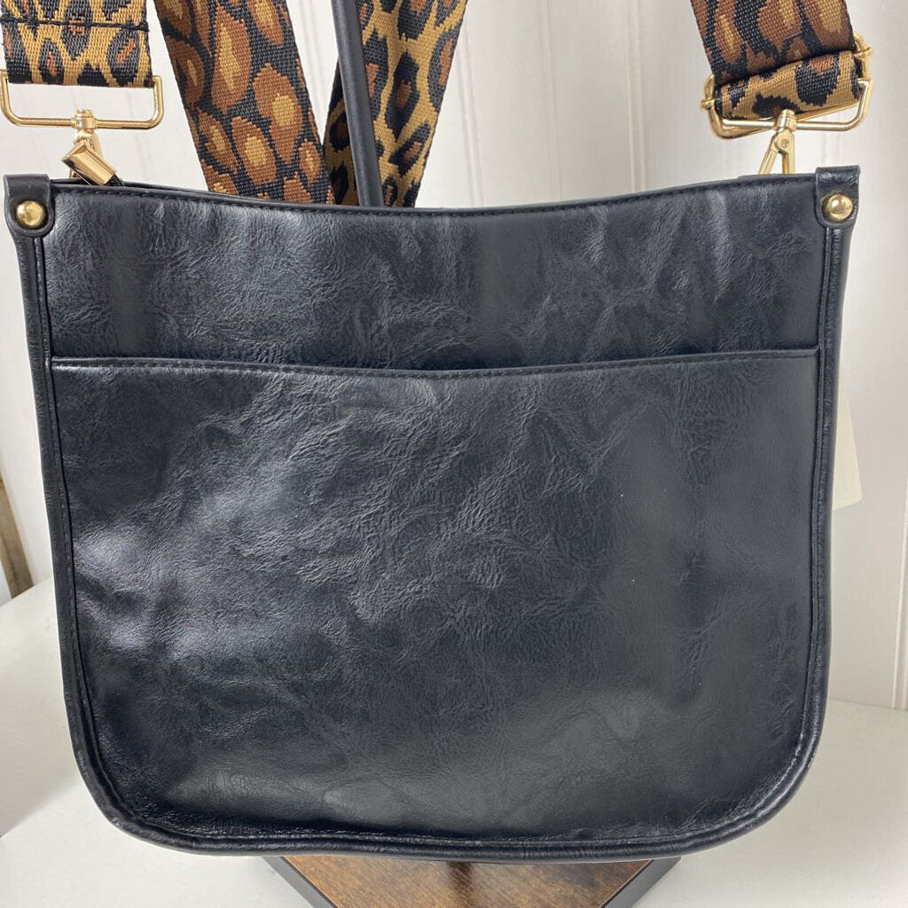 CROSS BODY PURSE