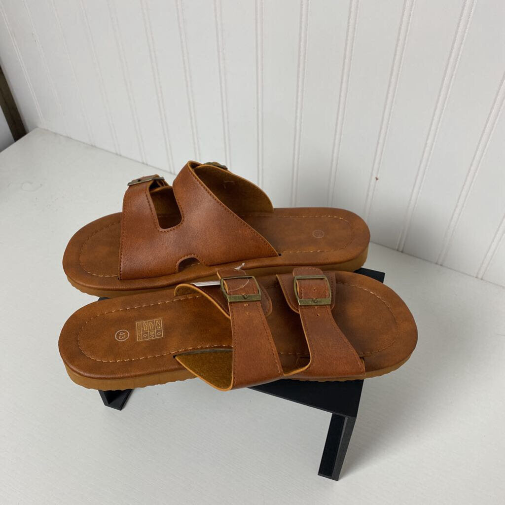 BUCKLE SANDLES