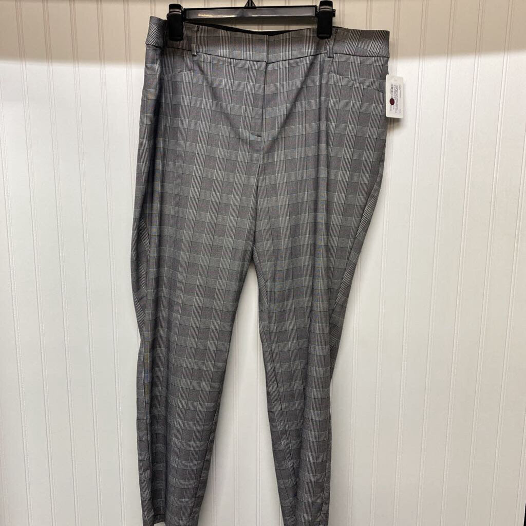 PATTERNED ANKLE CUT DRESS PANTS