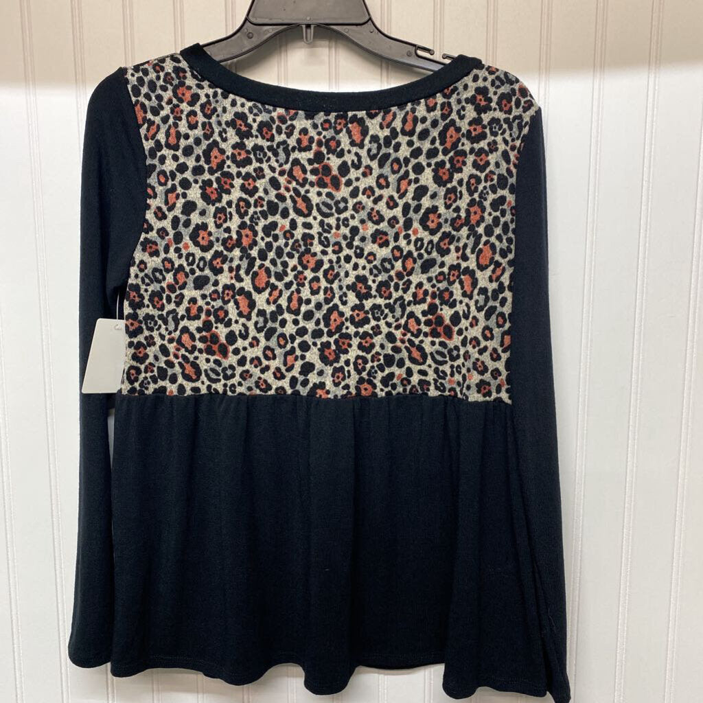 LONG SLEEVE BUTTON UP TOP