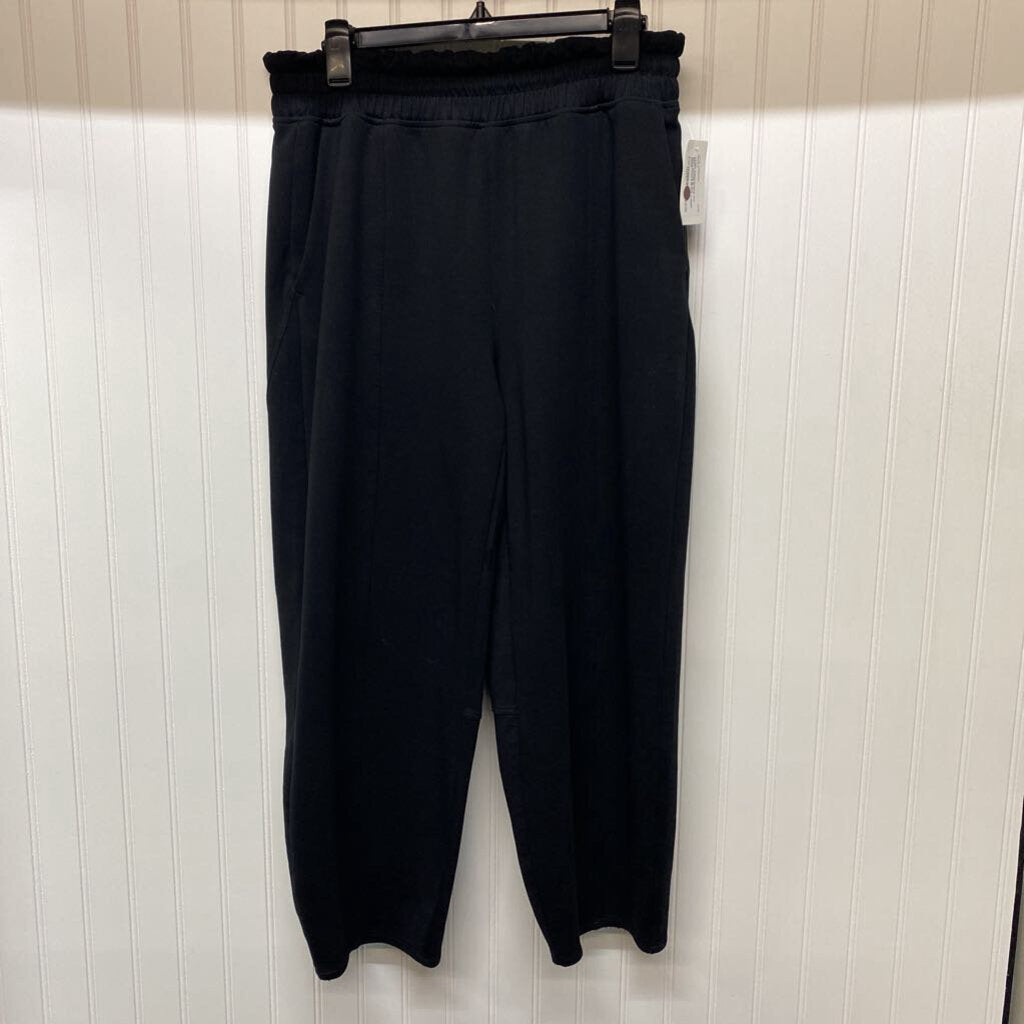 BLACK SWEATPANTS