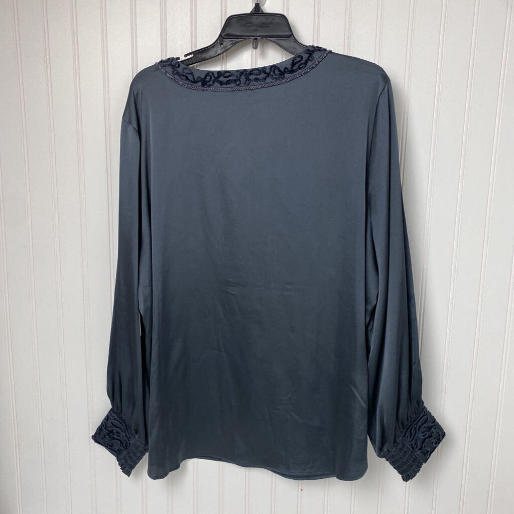 SATIN V NECK LONG SLEEVED