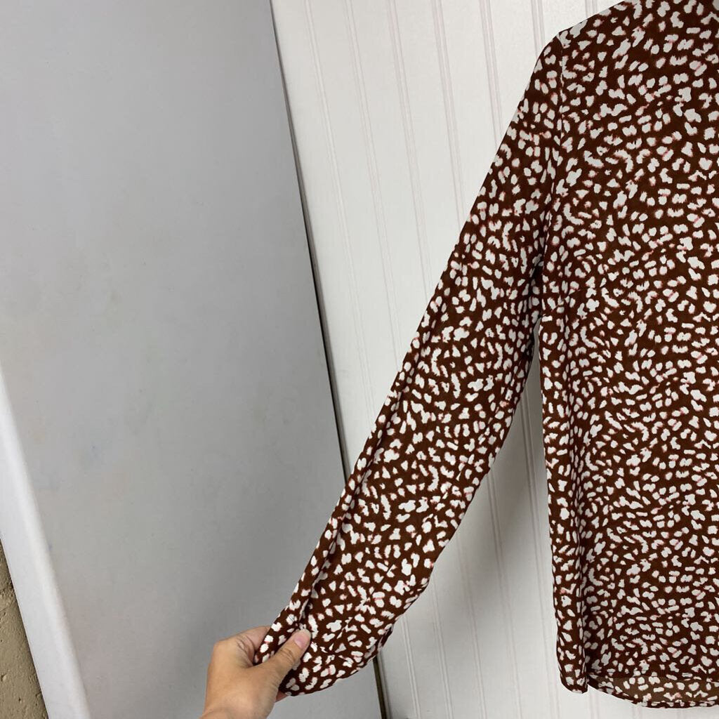 BUTTON DOWN LONG SLEEVED
