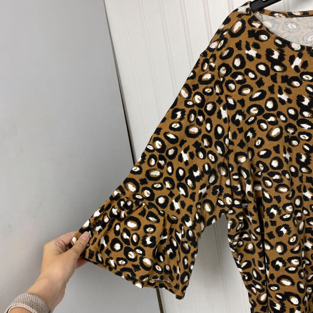 3/4 RUFFLED SLEEVED TOP
