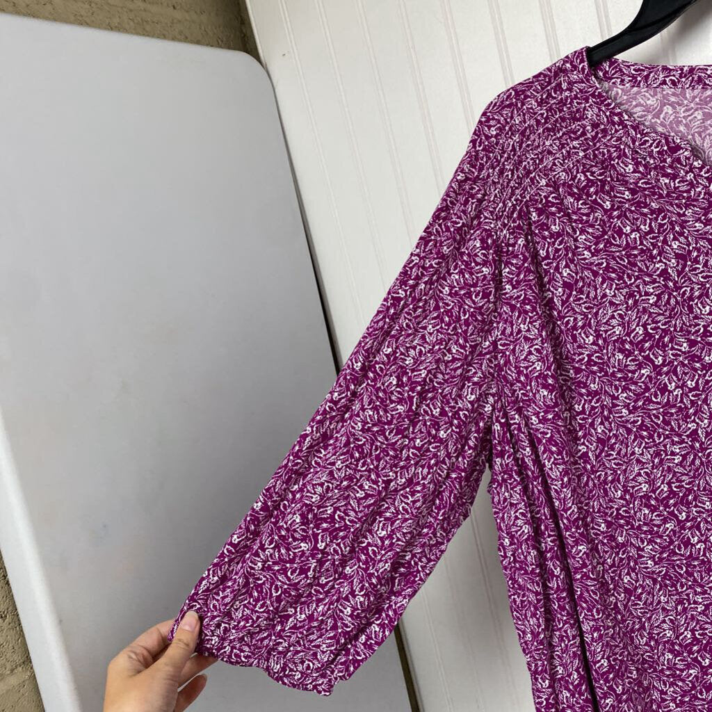 FLOWY V NECK