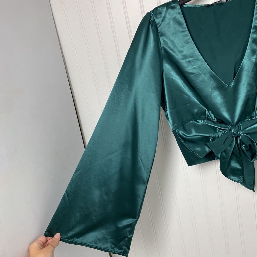 SATIN WIDE SLEEVED TIED WAIST
