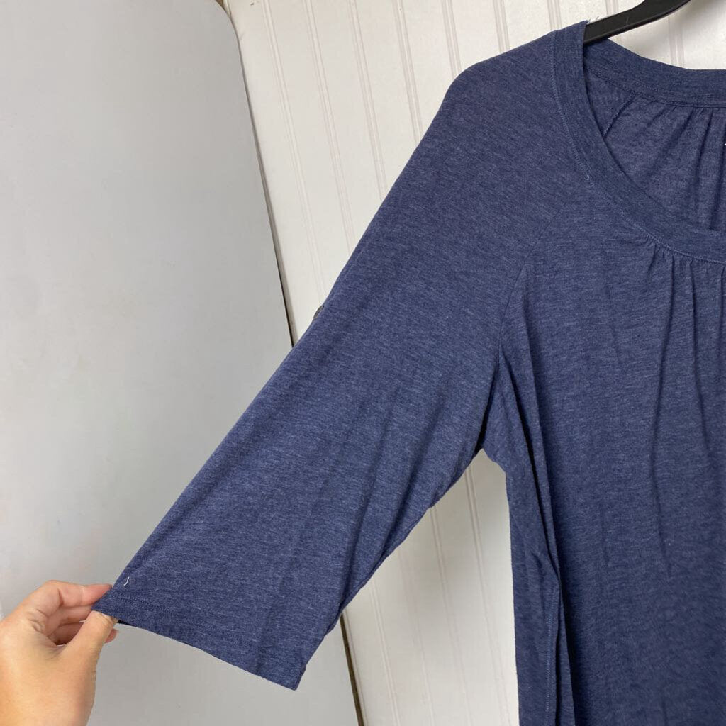GATHERED NECKLINE 3/4 SLEEVED