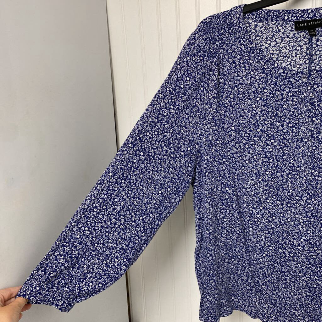 BLUE AND WHITE LONG SLEEVED