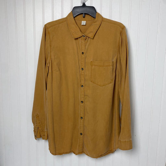 LONG SLEEVED BUTTON DOWN