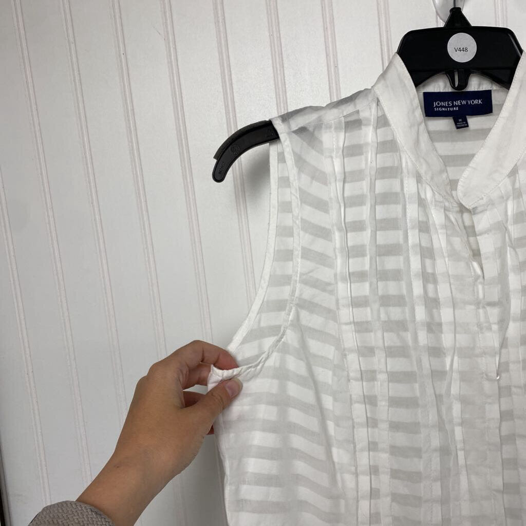 PLEATED SLEEVLESS TOP