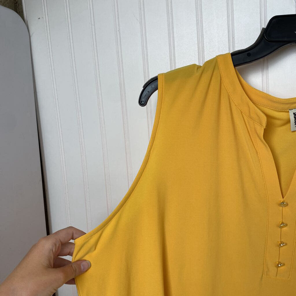 SLEEVLESS W/ GOLD BUTTONS