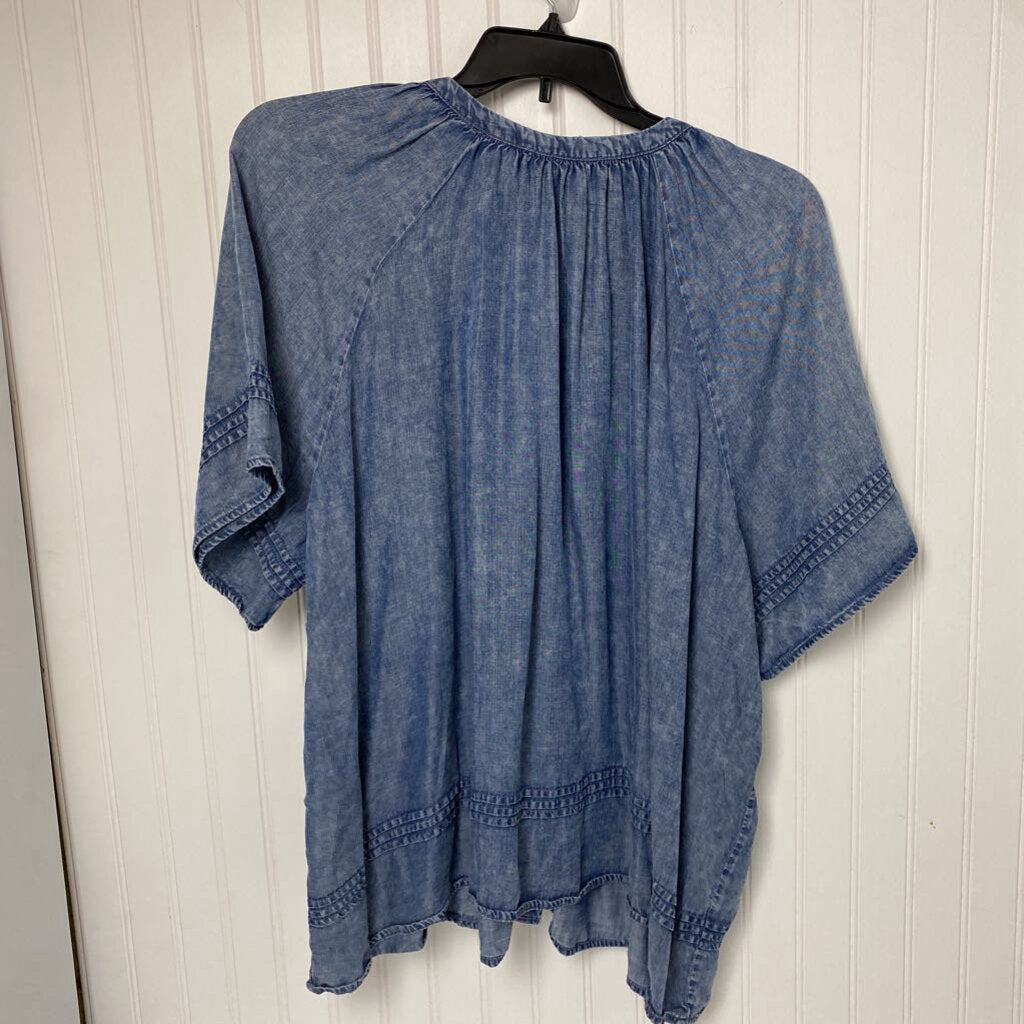 DENIM SHORT SLEEVED
