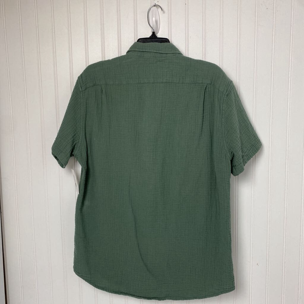 TEXTURED SHORT SLEEVED
