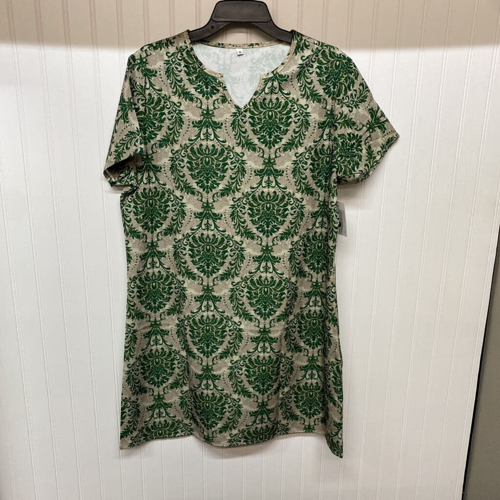 SHORT SLEEVED DRESS