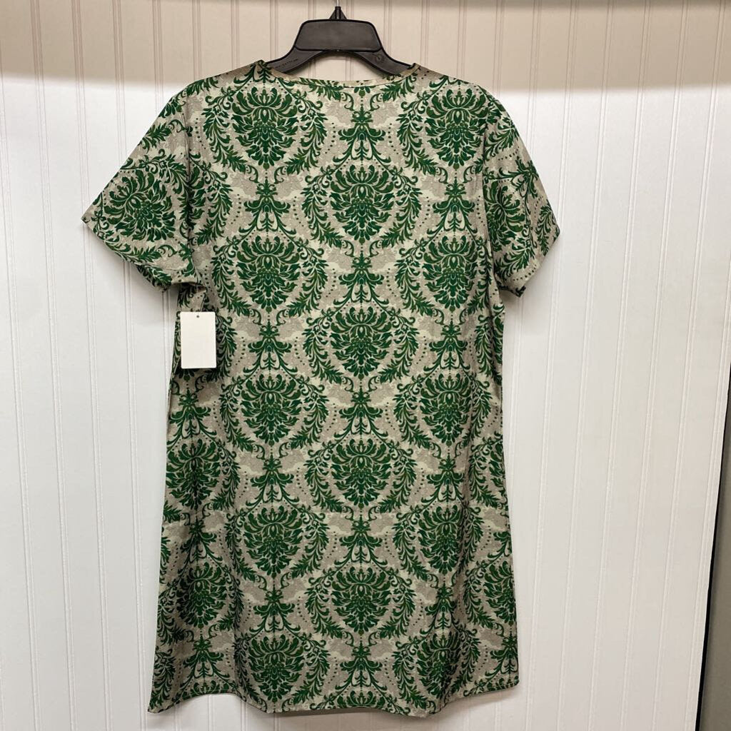 SHORT SLEEVED DRESS