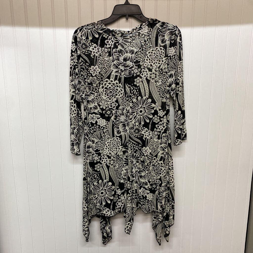 LONG SLEEVED DRESS