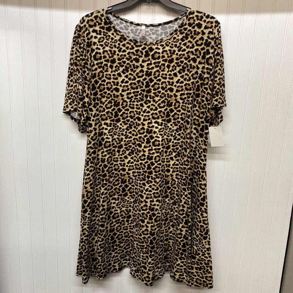 SHORT SLEEVED DRESS