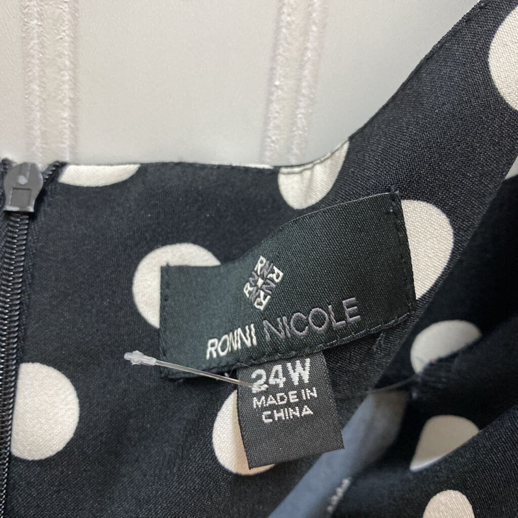 SLEEVLESS POLKA DOT DRESS