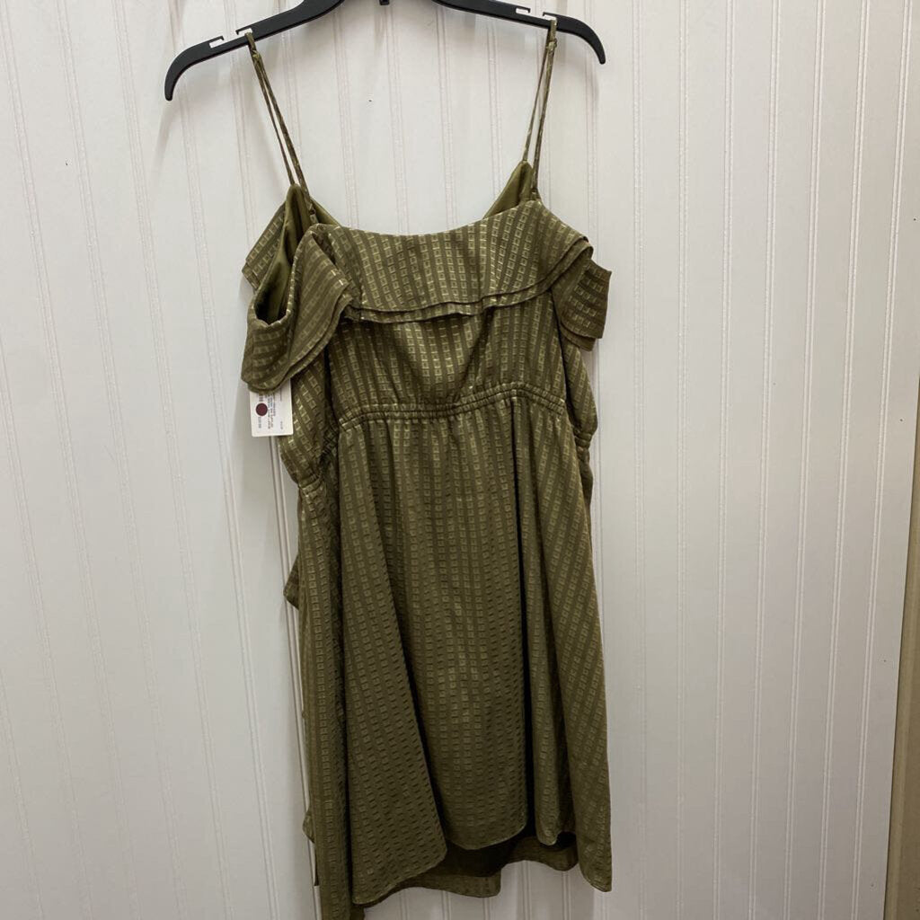 RUFFLED SLEEVLESS DRESS